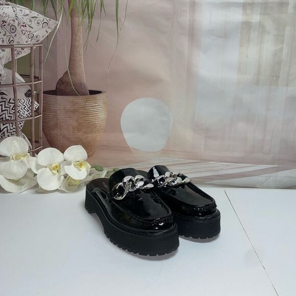 NEW! Madden Girl Black Mules with Silver Chain - Picture 2 of 8